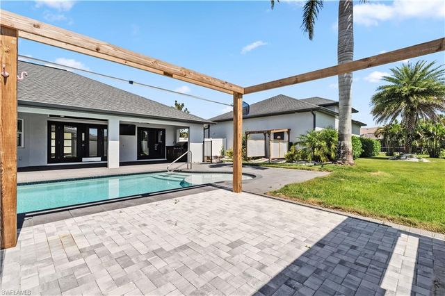 2415 W Price BLVD, North Port, FL 34286