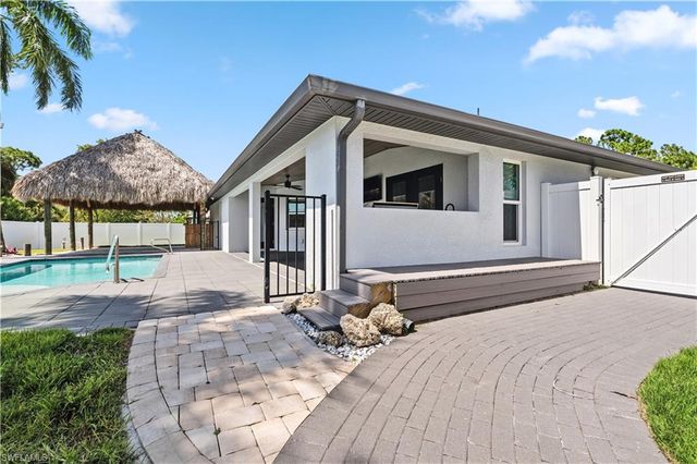 2415 W Price BLVD, North Port, FL 34286