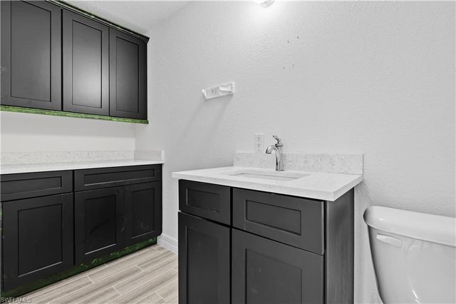 2415 W Price BLVD, North Port, FL 34286
