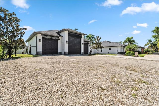 2415 W Price BLVD, North Port, FL 34286