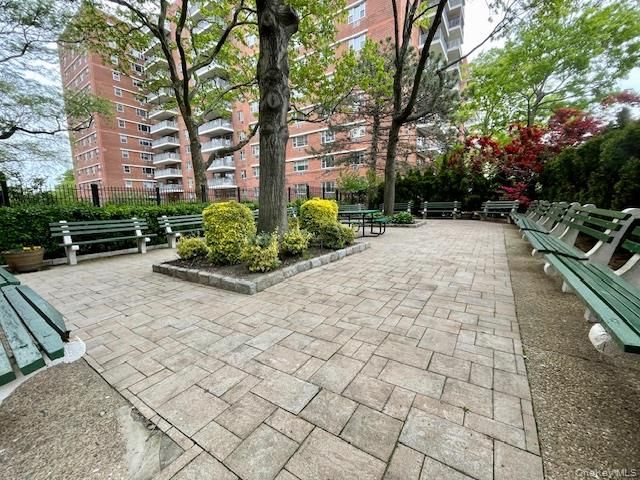 39-65 52nd Street 7E, Woodside, NY 11377