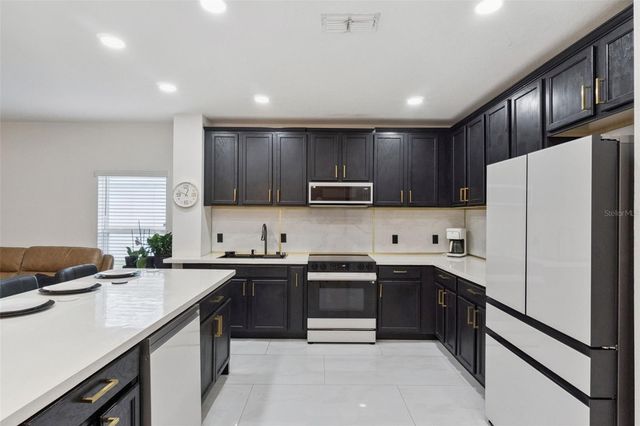 2581 WADEVIEW LOOP, St Cloud, FL 34769