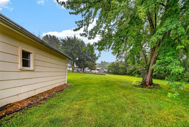 1705 E 29th Street, Des Moines, IA 50317
