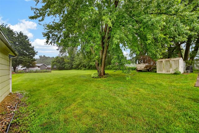 1705 E 29th Street, Des Moines, IA 50317