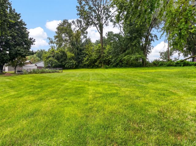 1705 E 29th Street, Des Moines, IA 50317