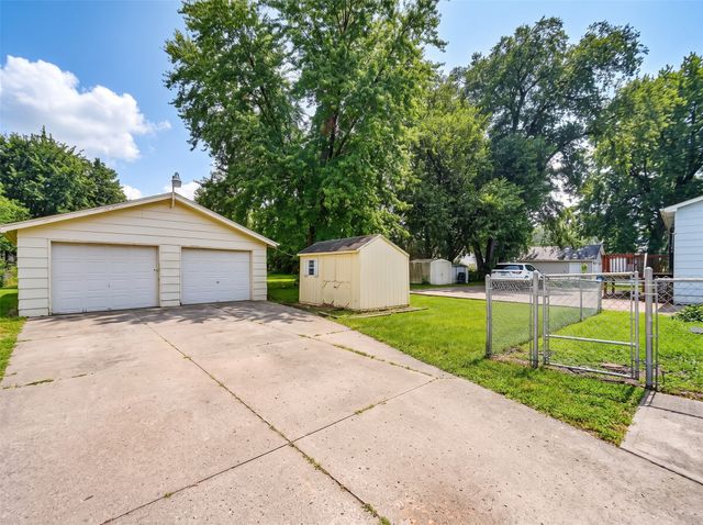 1705 E 29th Street, Des Moines, IA 50317