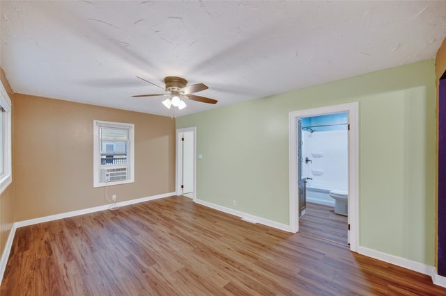 1705 E 29th Street, Des Moines, IA 50317