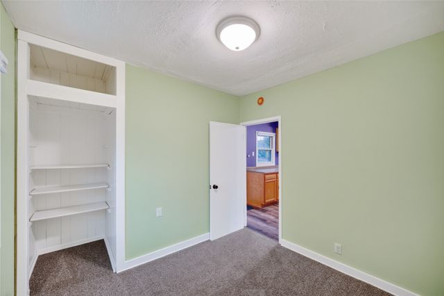 1705 E 29th Street, Des Moines, IA 50317