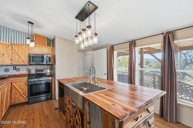 41080 E Crystal Visions Road, Marana, AZ 85658