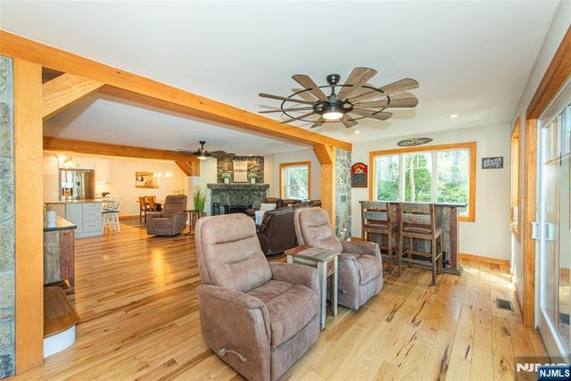 393 Lakeview Avenue, Ringwood, NJ 07456