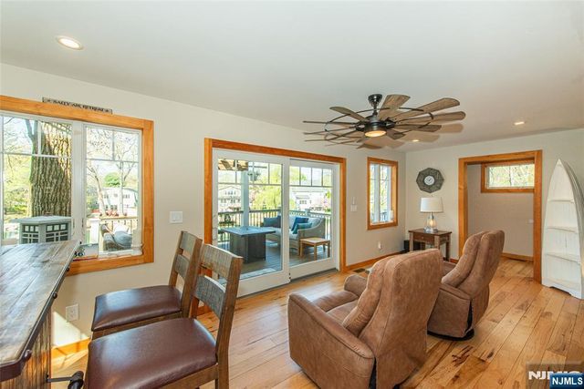 393 Lakeview Avenue, Ringwood, NJ 07456