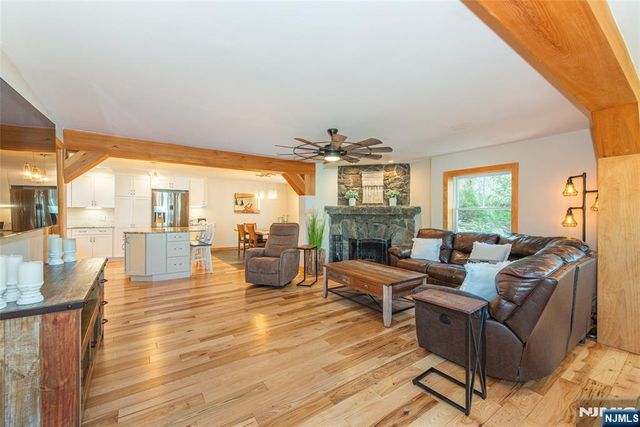 393 Lakeview Avenue, Ringwood, NJ 07456