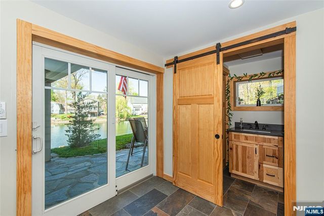 393 Lakeview Avenue, Ringwood, NJ 07456