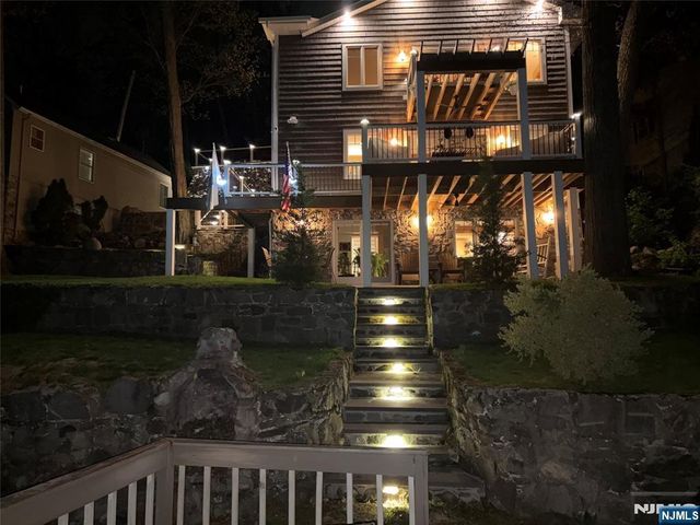 393 Lakeview Avenue, Ringwood, NJ 07456
