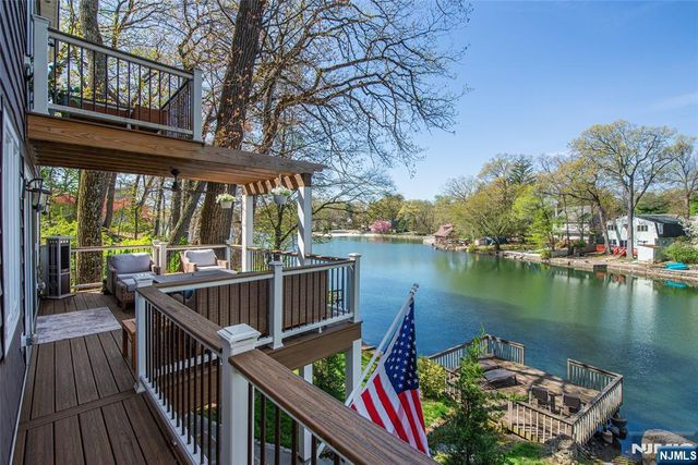 393 Lakeview Avenue, Ringwood, NJ 07456
