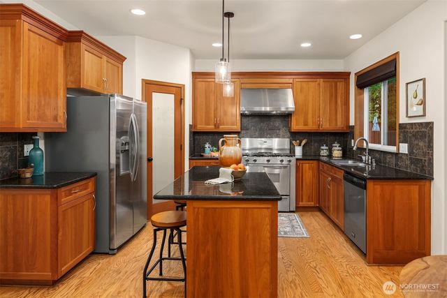 4727 245th Lane SE, Sammamish, WA 98074