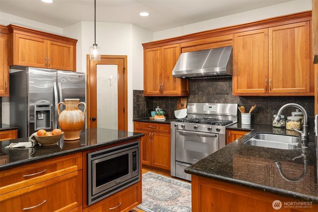 4727 245th Lane SE, Sammamish, WA 98074