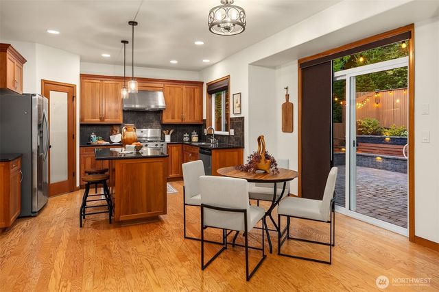 4727 245th Lane SE, Sammamish, WA 98074