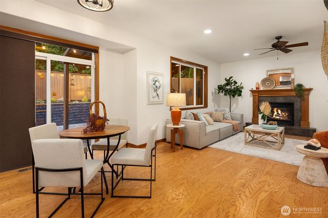 4727 245th Lane SE, Sammamish, WA 98074