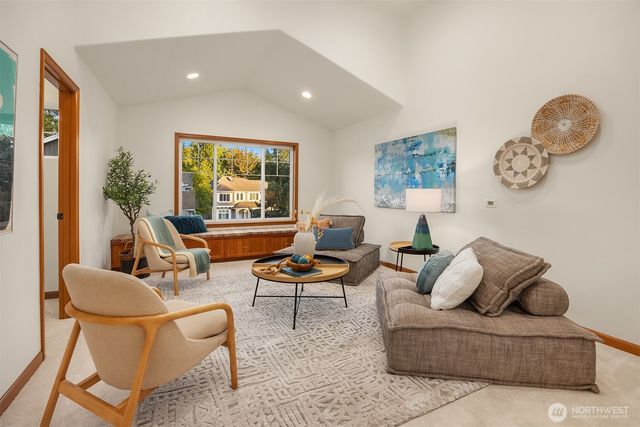 4727 245th Lane SE, Sammamish, WA 98074