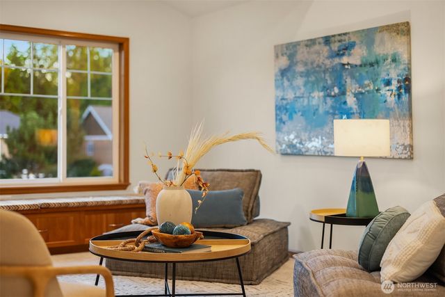 4727 245th Lane SE, Sammamish, WA 98074