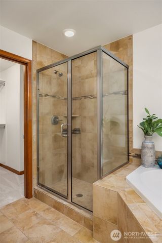 4727 245th Lane SE, Sammamish, WA 98074