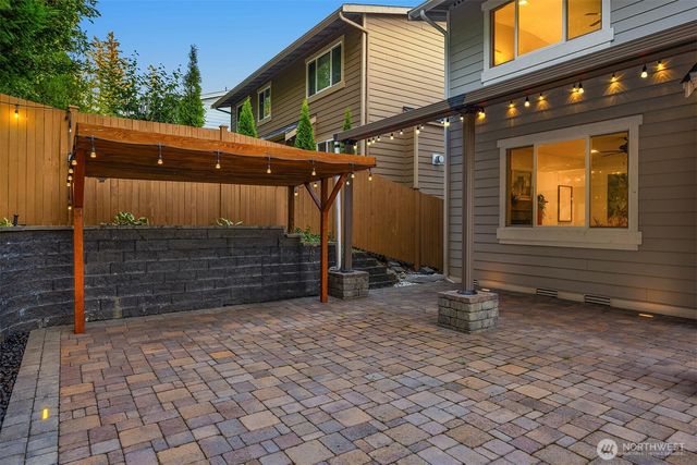 4727 245th Lane SE, Sammamish, WA 98074