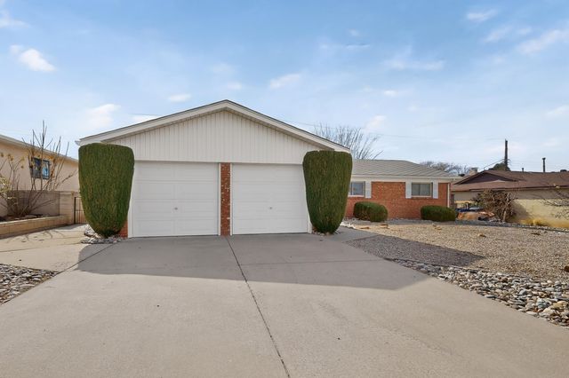 9500 Dona Marguerita Avenue NE, Albuquerque, NM 87111