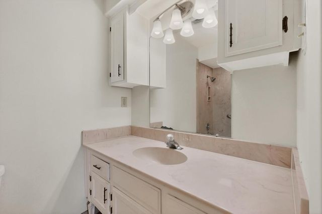 9500 Dona Marguerita Avenue NE, Albuquerque, NM 87111