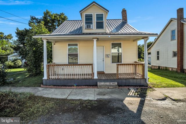 418 N 3RD ST, Newport, PA 17074