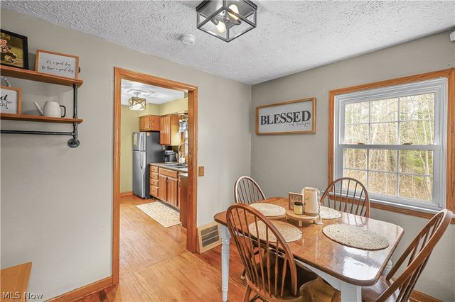 3456 Phalanx Mills Herner Road, Southington, OH 44470
