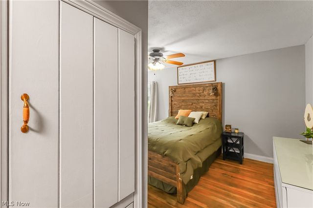 3456 Phalanx Mills Herner Road, Southington, OH 44470