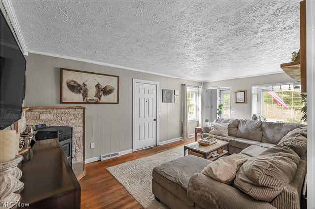 3456 Phalanx Mills Herner Road, Southington, OH 44470
