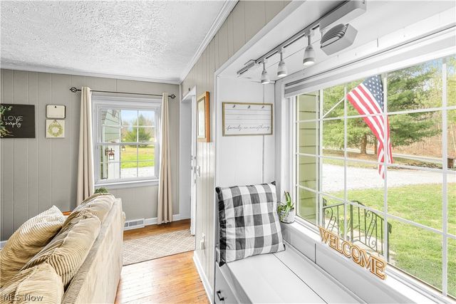 3456 Phalanx Mills Herner Road, Southington, OH 44470