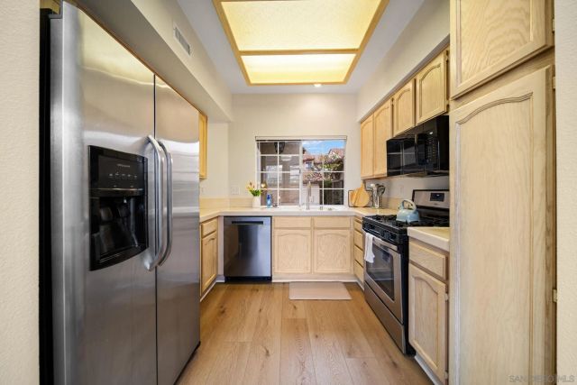 3876 Creststone, San Diego, CA 92130