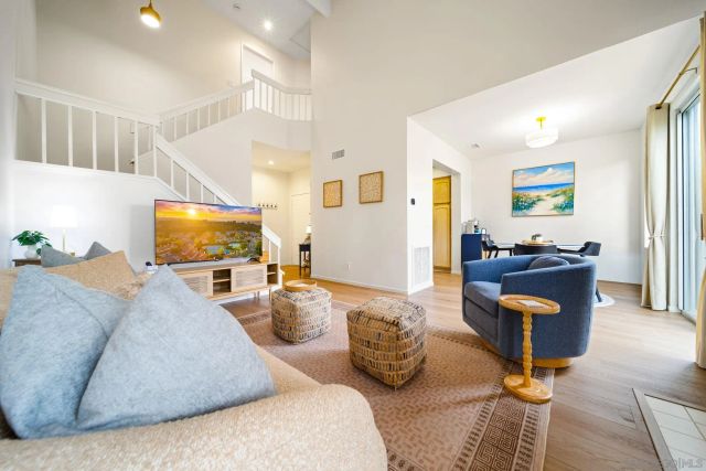 3876 Creststone, San Diego, CA 92130