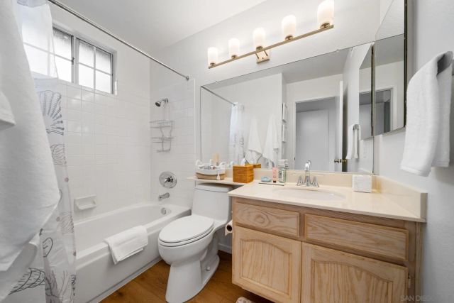 3876 Creststone, San Diego, CA 92130