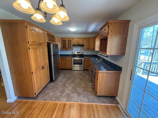 8 Orenda Spring Drive, Saratoga Springs, NY 12866