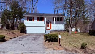 8 Orenda Spring Drive, Saratoga Springs, NY 12866