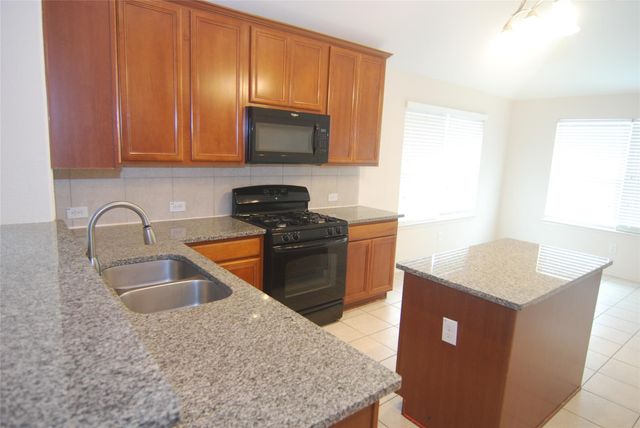 2834 Lockeridge Pines Drive, Spring, TX 77386