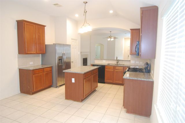 2834 Lockeridge Pines Drive, Spring, TX 77386