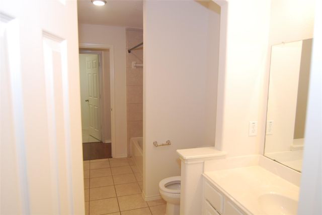 2834 Lockeridge Pines Drive, Spring, TX 77386