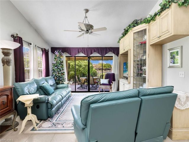 6658 Tannin LN A, Naples, FL 34109