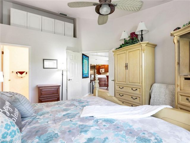 6658 Tannin LN A, Naples, FL 34109