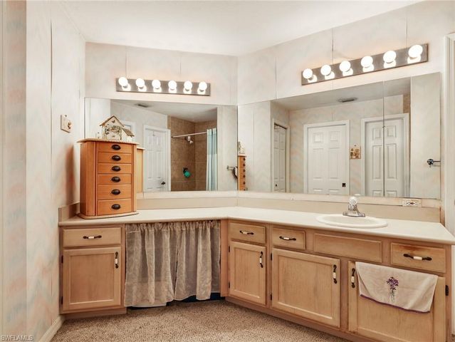 6658 Tannin LN A, Naples, FL 34109