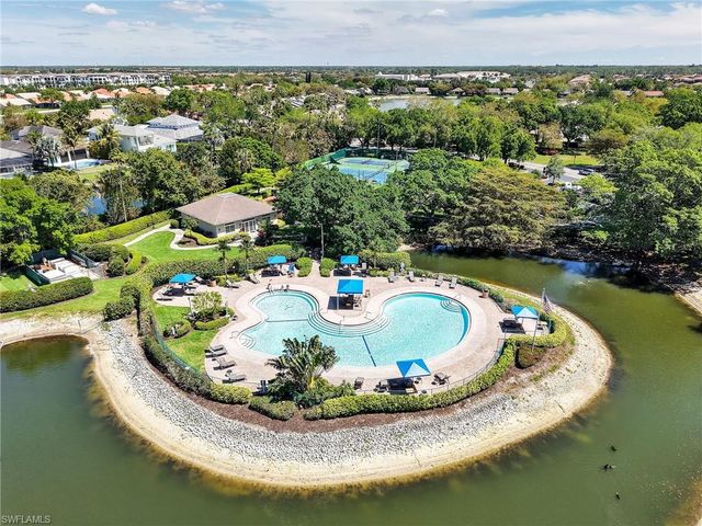 6658 Tannin LN A, Naples, FL 34109