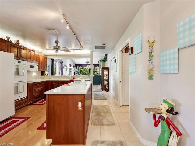 6658 Tannin LN A, Naples, FL 34109