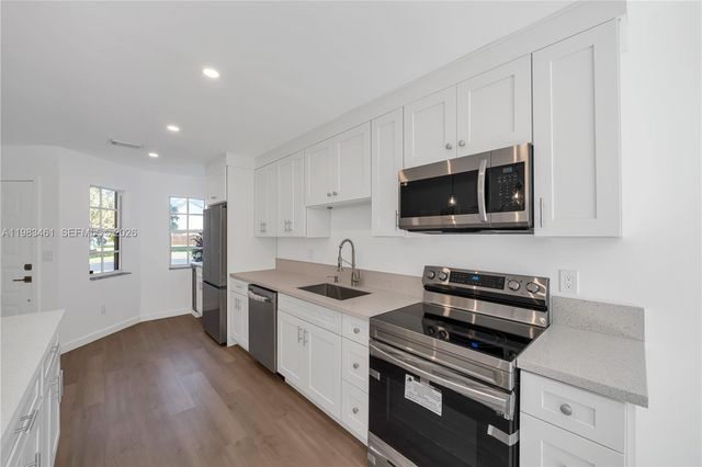 13914 SW 101 Ln 13914, Miami, FL 33186