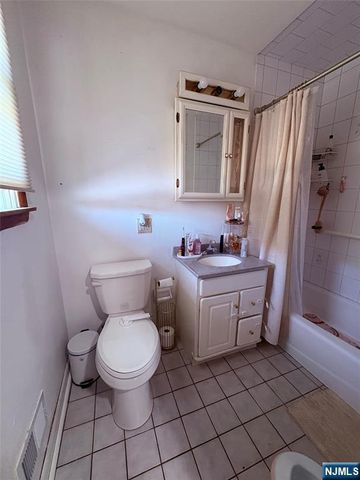 344 Valley Brook Avenue 1, Lyndhurst, NJ 07071