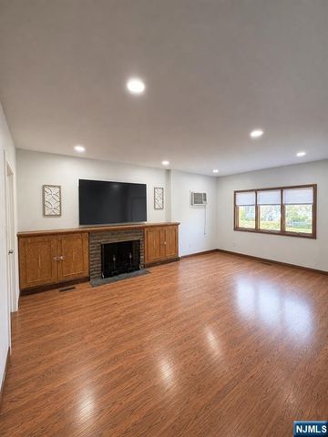344 Valley Brook Avenue 1, Lyndhurst, NJ 07071